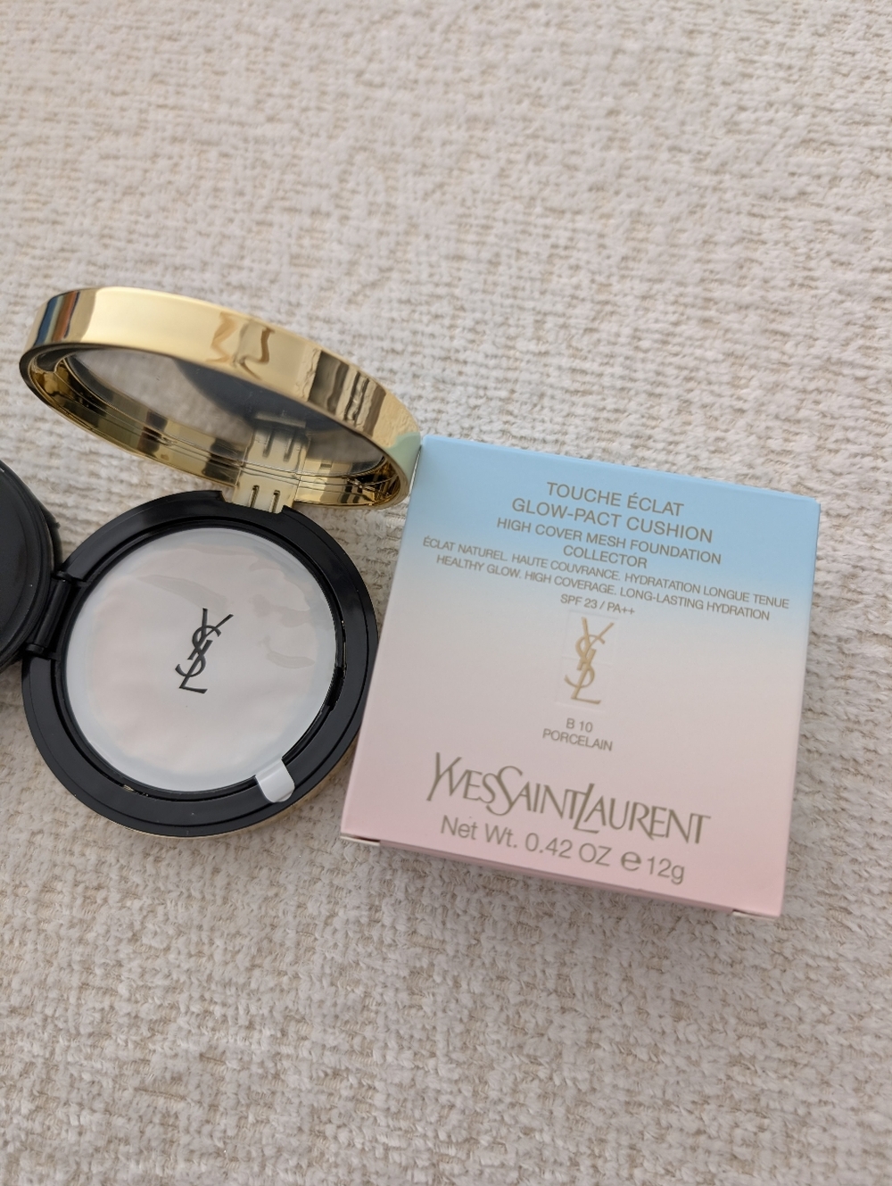 Yves Saint Laurent Touche Éclat Glow-Pact Cushion - Pastel Pink & Blue - Picture 4 of 6